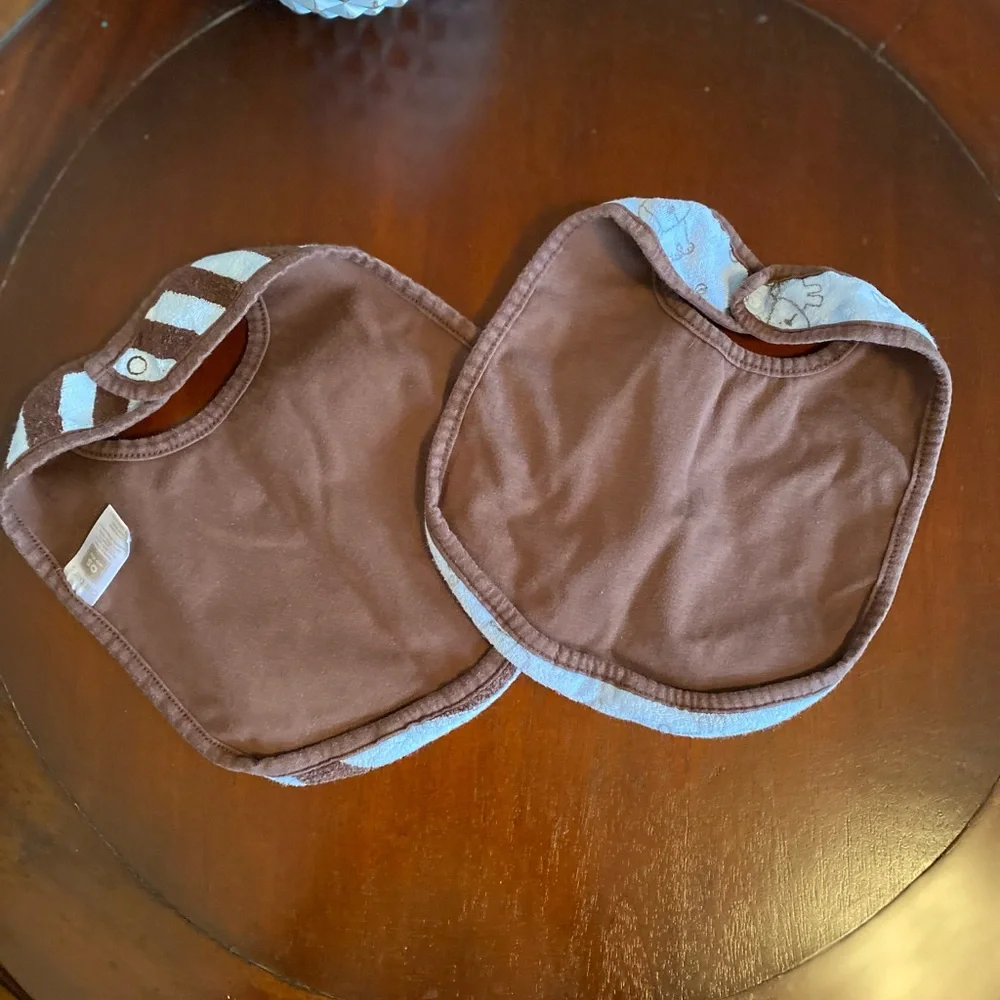 🧩4/$20 Carters set of 2 Bibs 🐶
